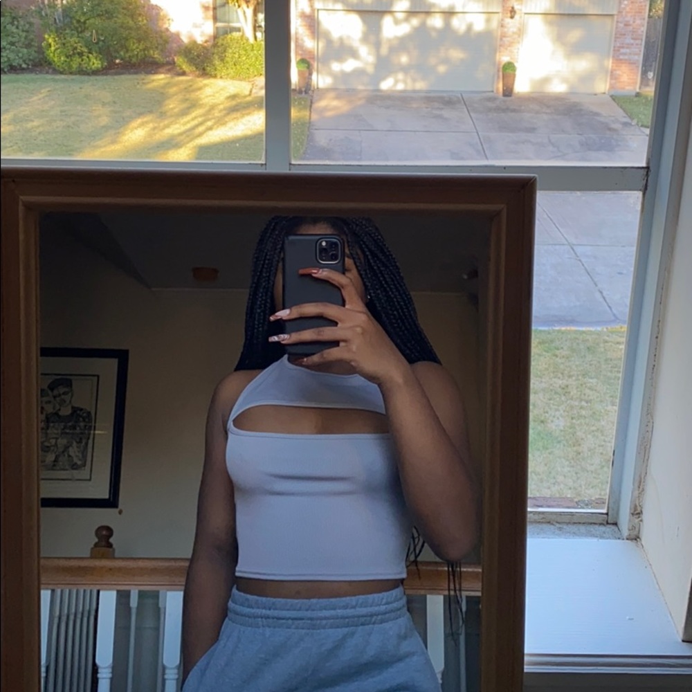 Gray top
